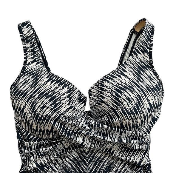 Miraclesuit Silver Shores Escape Underwire One-Piece Swimsuit Blue/White Size 14 - Picture 4 of 6